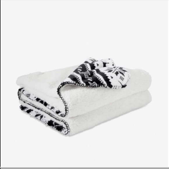 PINK Victoria's Secret Bedding New Vs Pink Sherpa Blanket 5 X 60